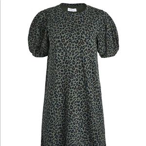 Velvet by Graham & Spencer Leopard Print Mini 👗